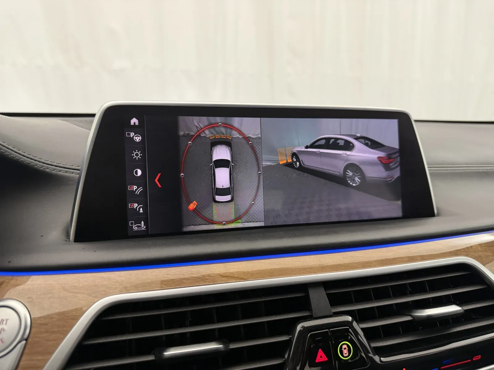 BMW 7 Series photo 29
