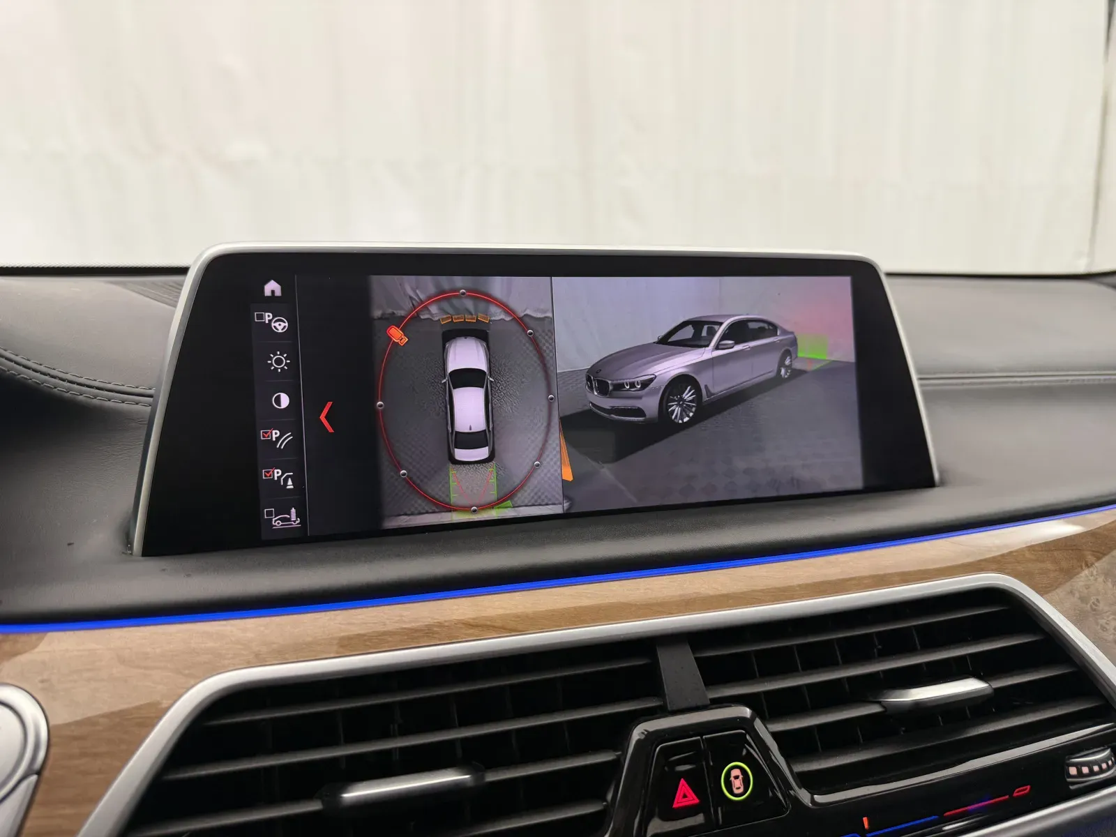 BMW 7 Series photo 28