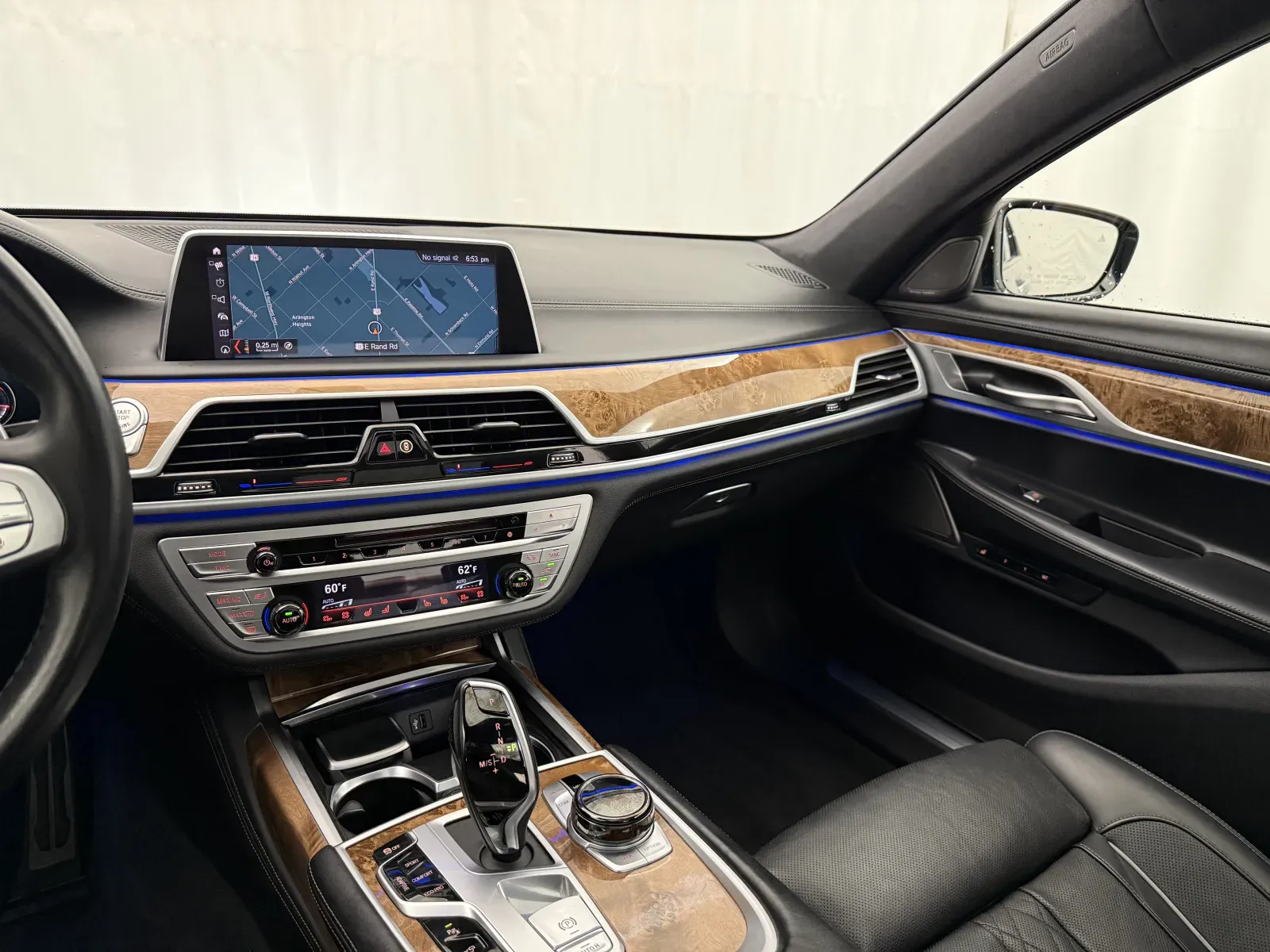 BMW 7 Series photo 13