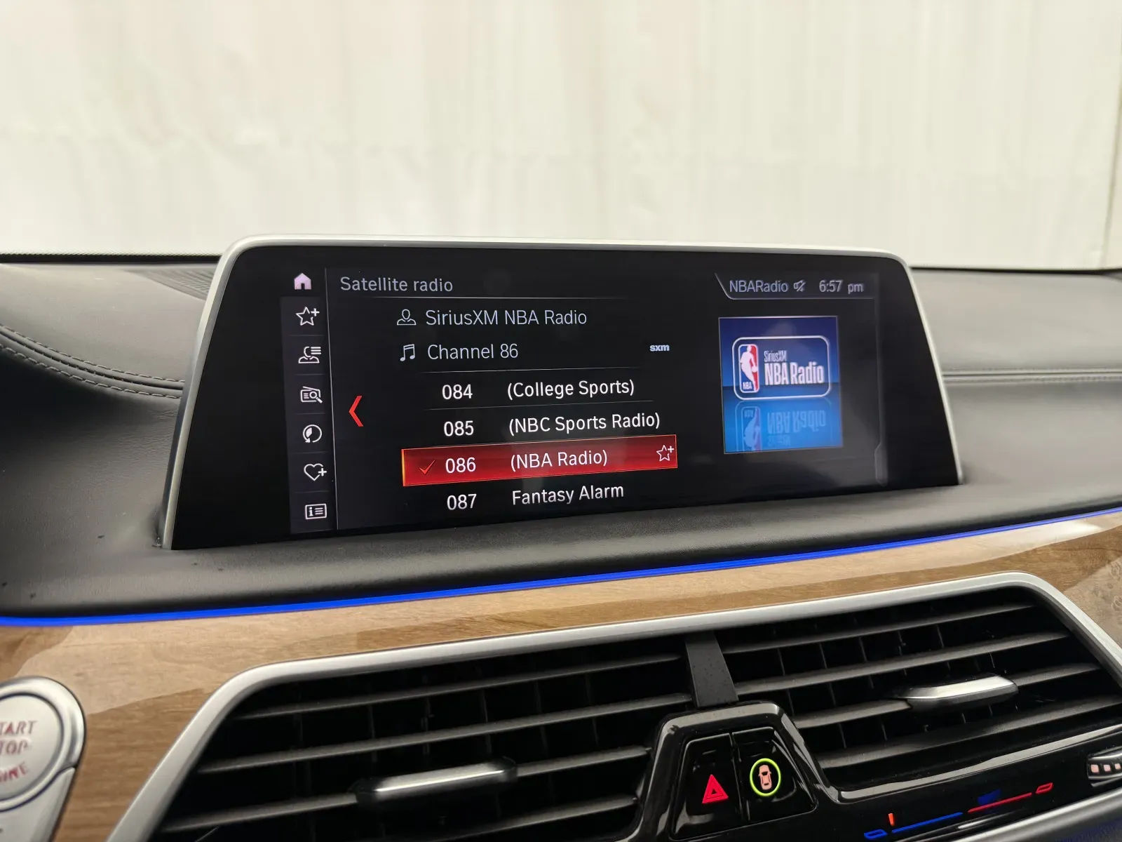 BMW 7 Series photo 31