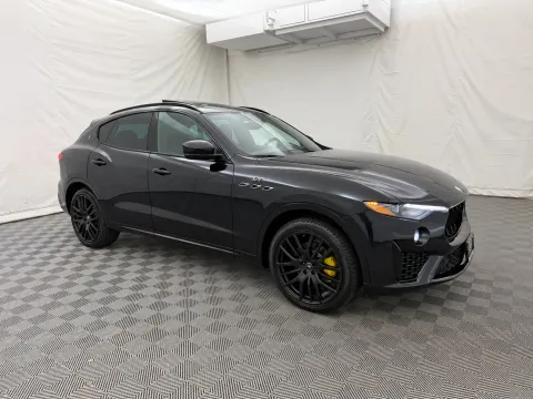 More photos of 2022 Maserati Levante GT at Autos of Chicago, IL