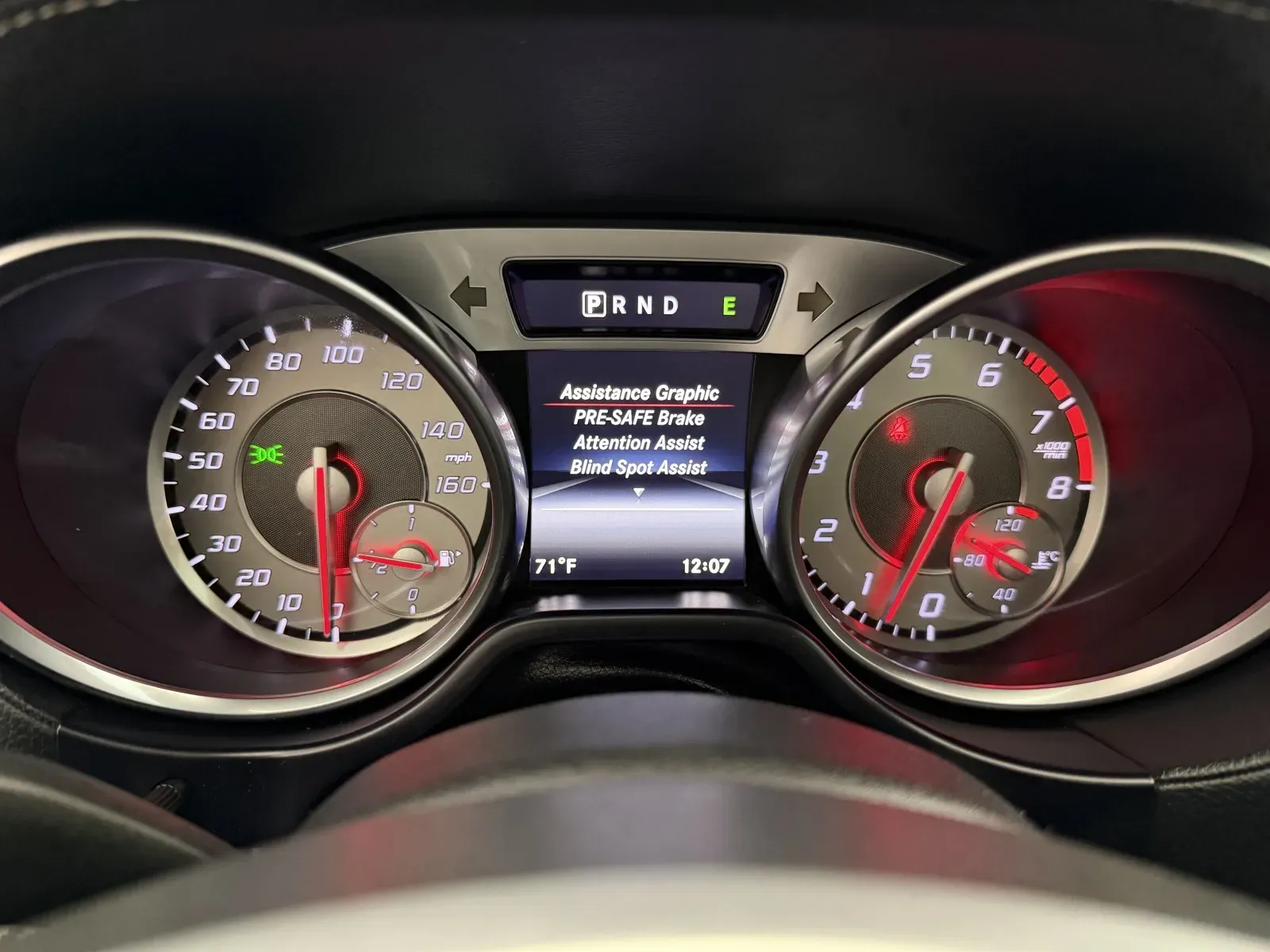 Mercedes-Benz SL photo 27