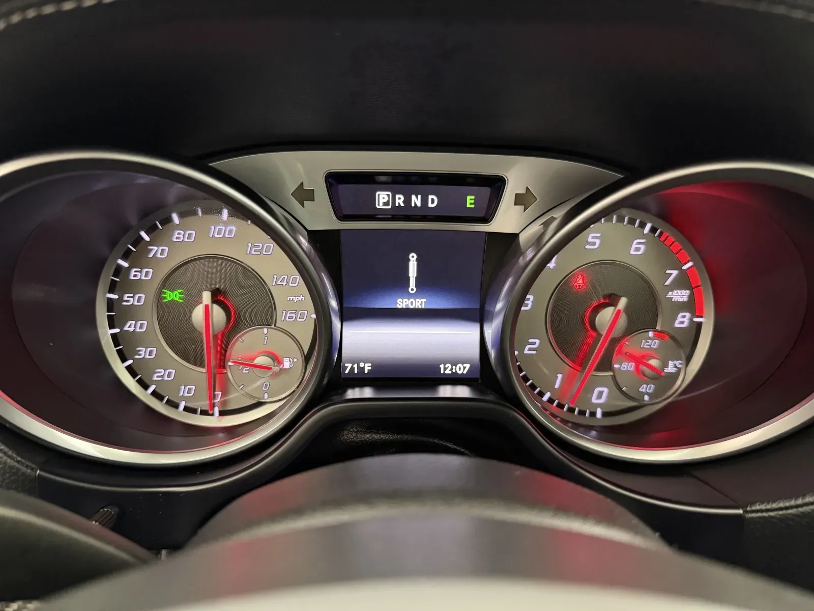 Mercedes-Benz SL photo 26