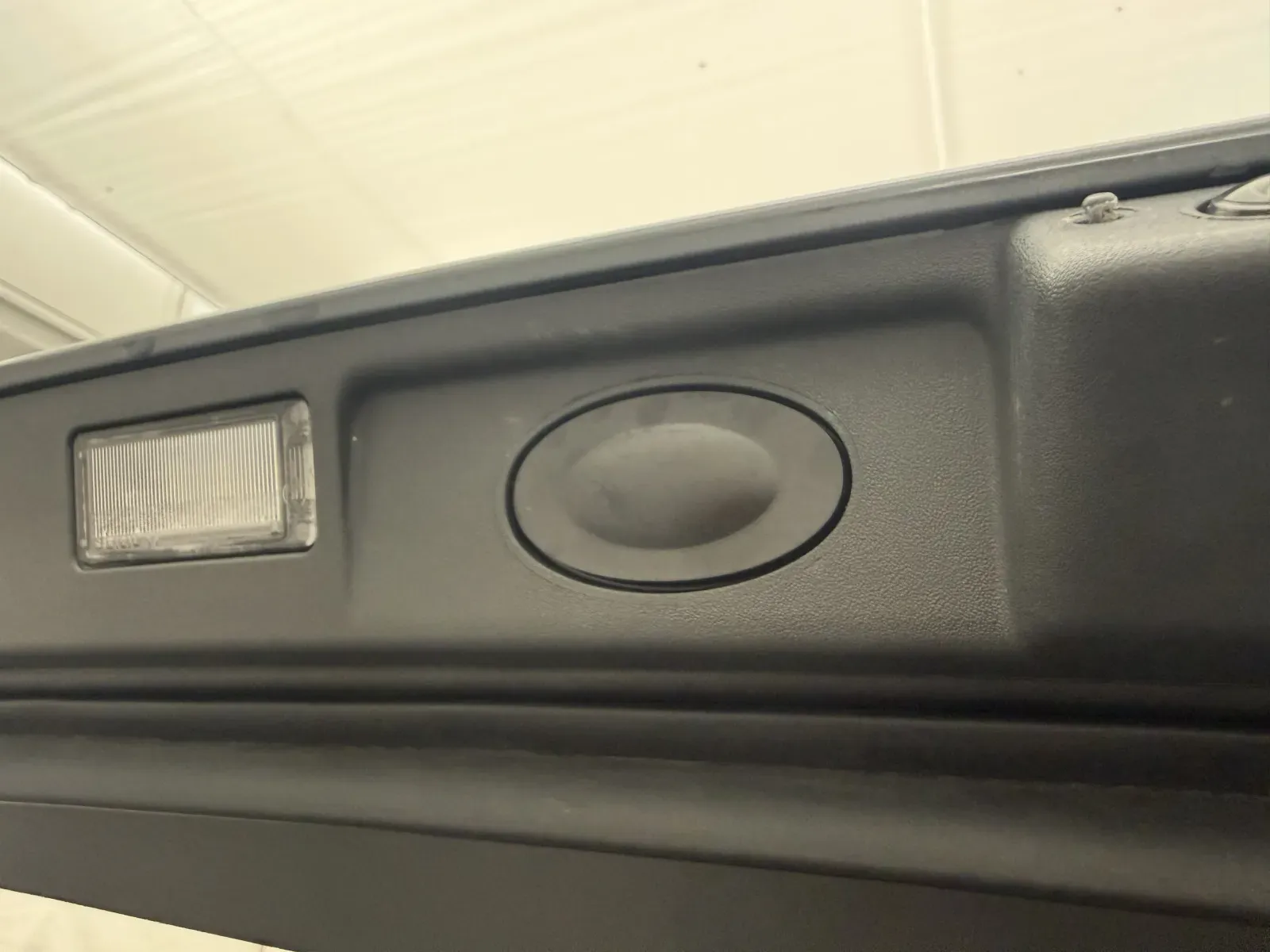 Rivian R1S photo 48