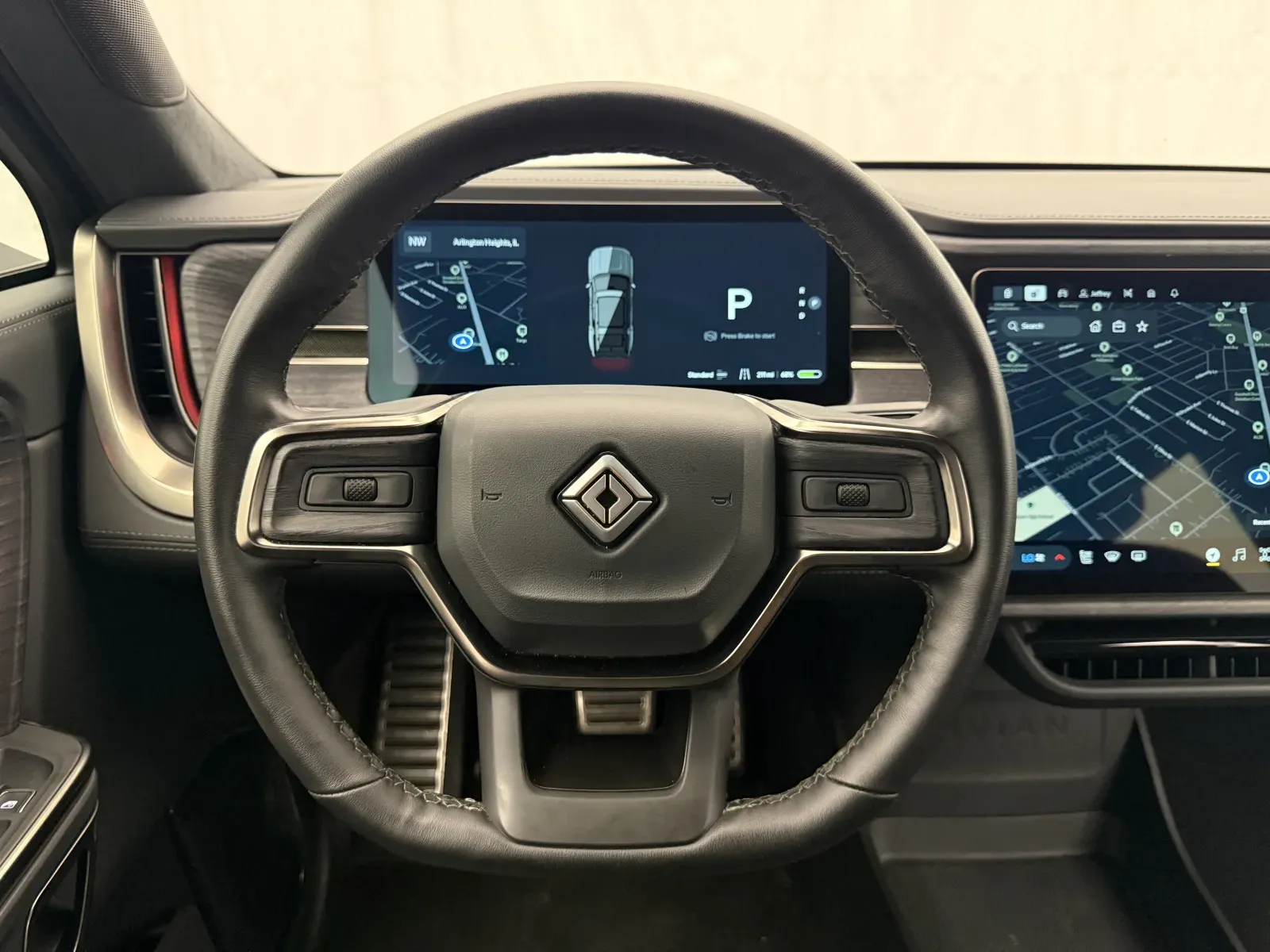 Rivian R1S photo 13