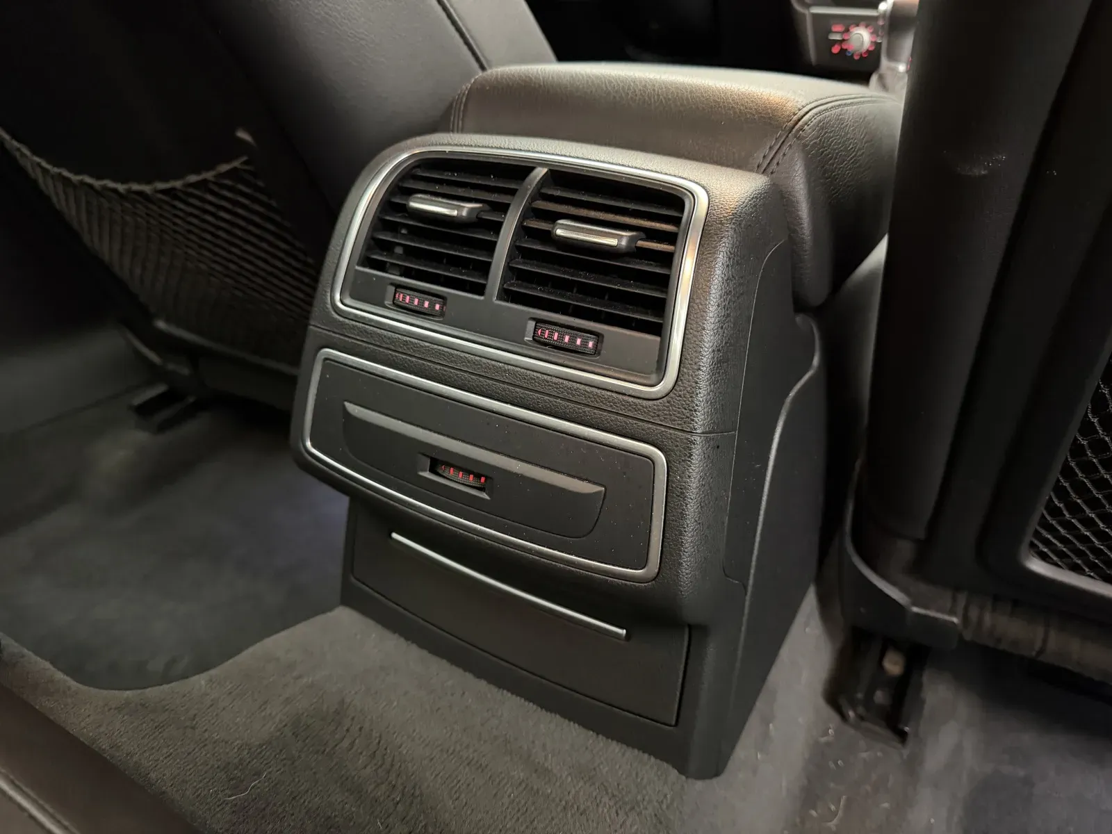Audi A6 photo 31