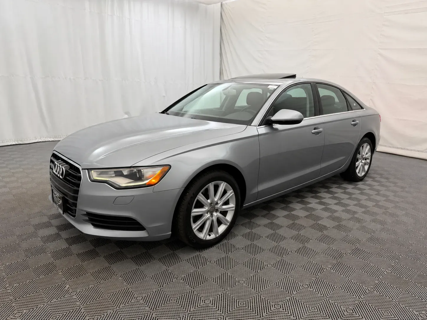 Audi A6 photo 2