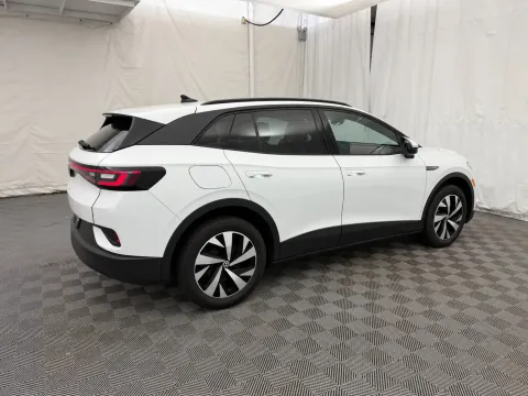More photos of 2023 Volkswagen ID.4 Pro at Autos of Chicago, IL