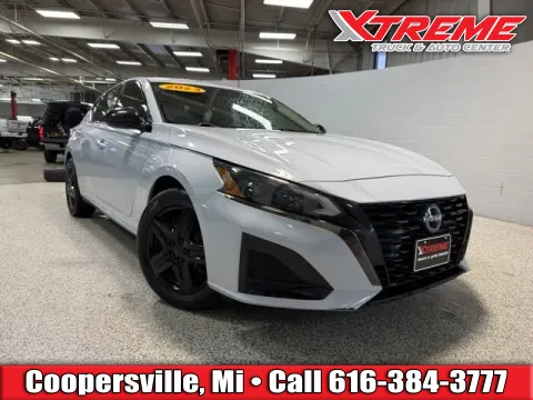 Unknown 2023 Nissan Altima 2.5 SR for sale in Coopersville, MI