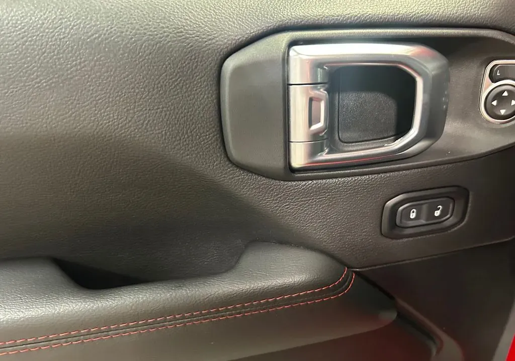 2023 Jeep Wrangler 4-Door Rubicon - Photo 13