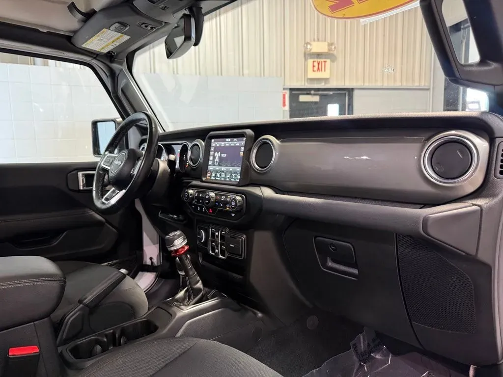 2022 Jeep Wrangler Unlimited Sahara - Photo 17