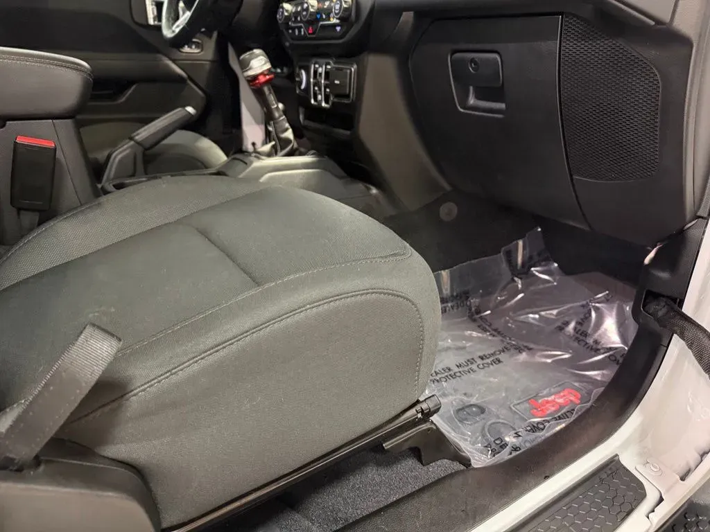 2022 Jeep Wrangler Unlimited Sahara - Photo 19