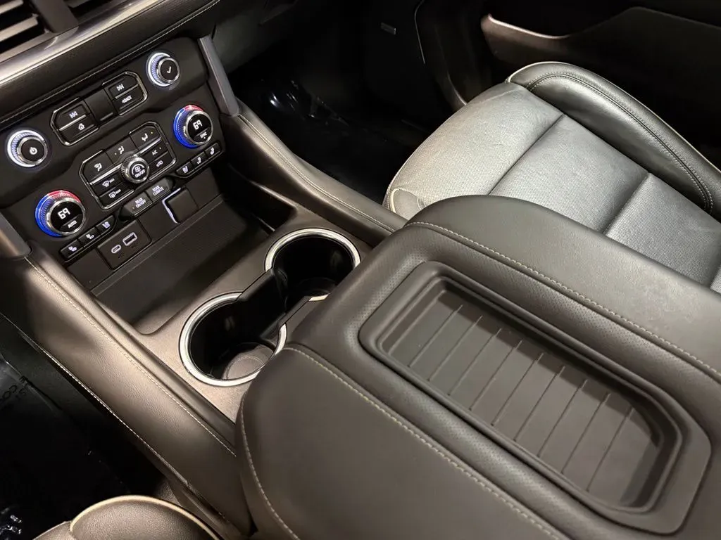 2021 GMC Yukon SLT - Photo 16