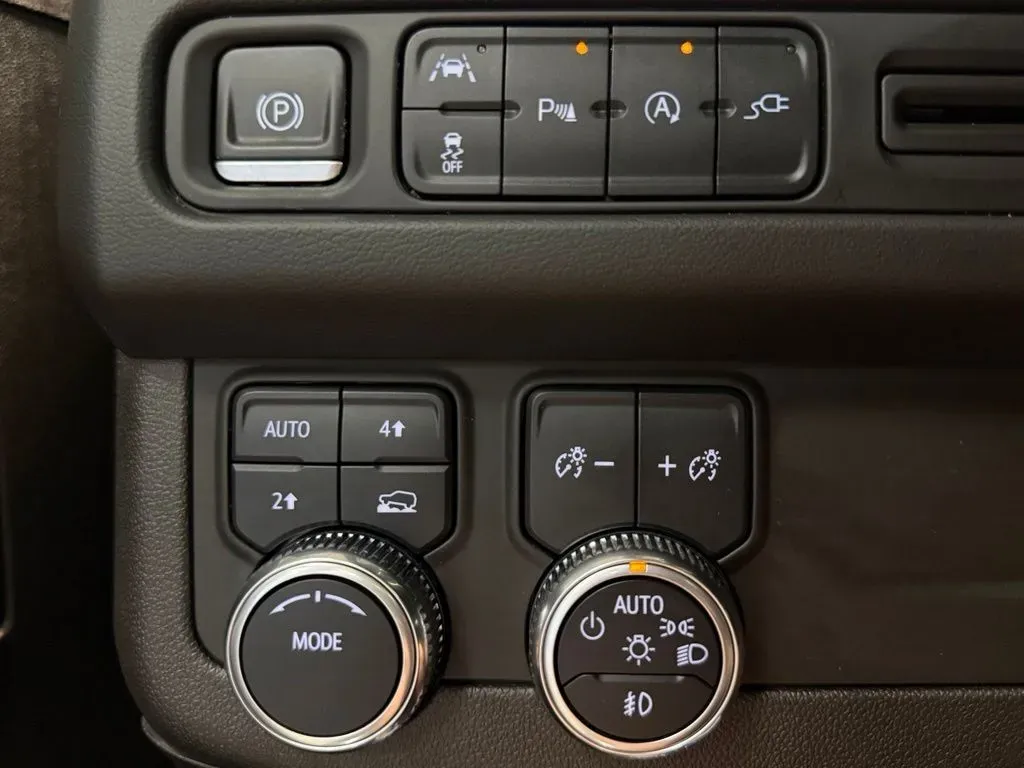 2021 GMC Yukon SLT - Photo 13