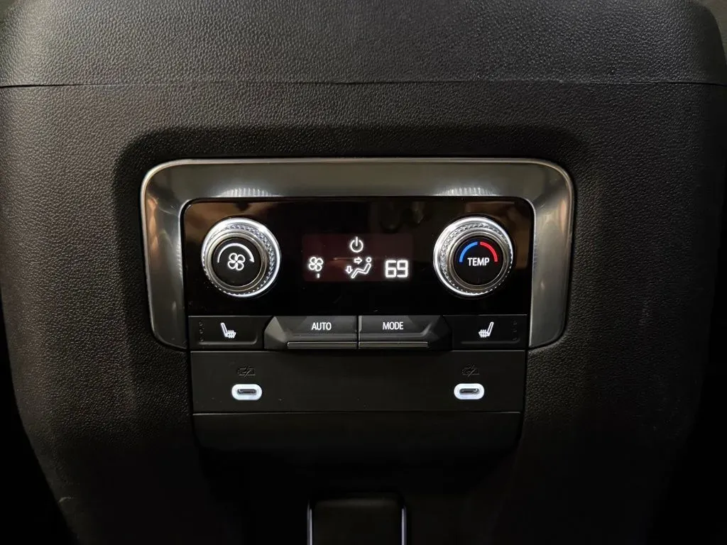 2021 GMC Yukon SLT - Photo 23