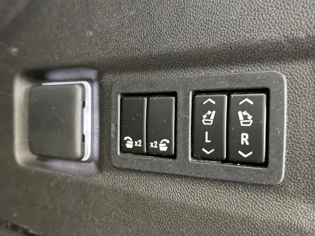 2021 GMC Yukon SLT - Photo 27