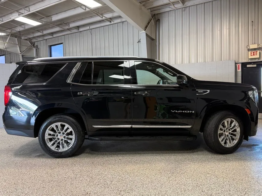 2021 GMC Yukon SLT - Photo 7