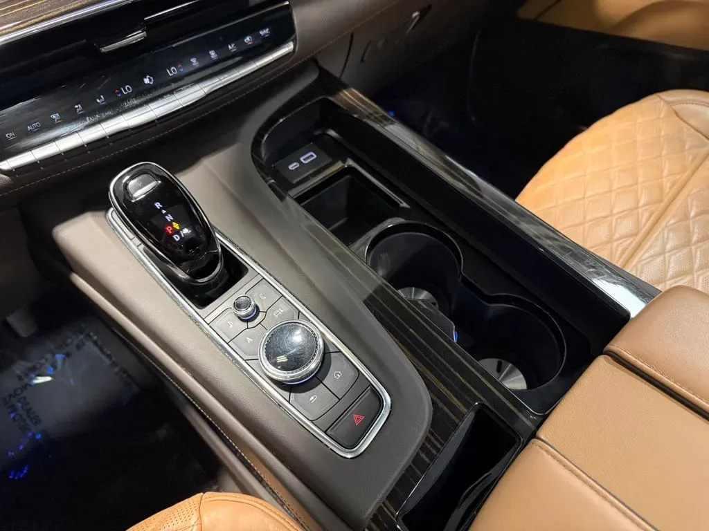 2023 Cadillac Escalade Premium Luxury - Photo 15