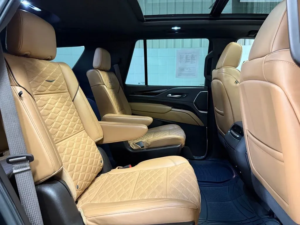 2023 Cadillac Escalade Premium Luxury - Photo 22