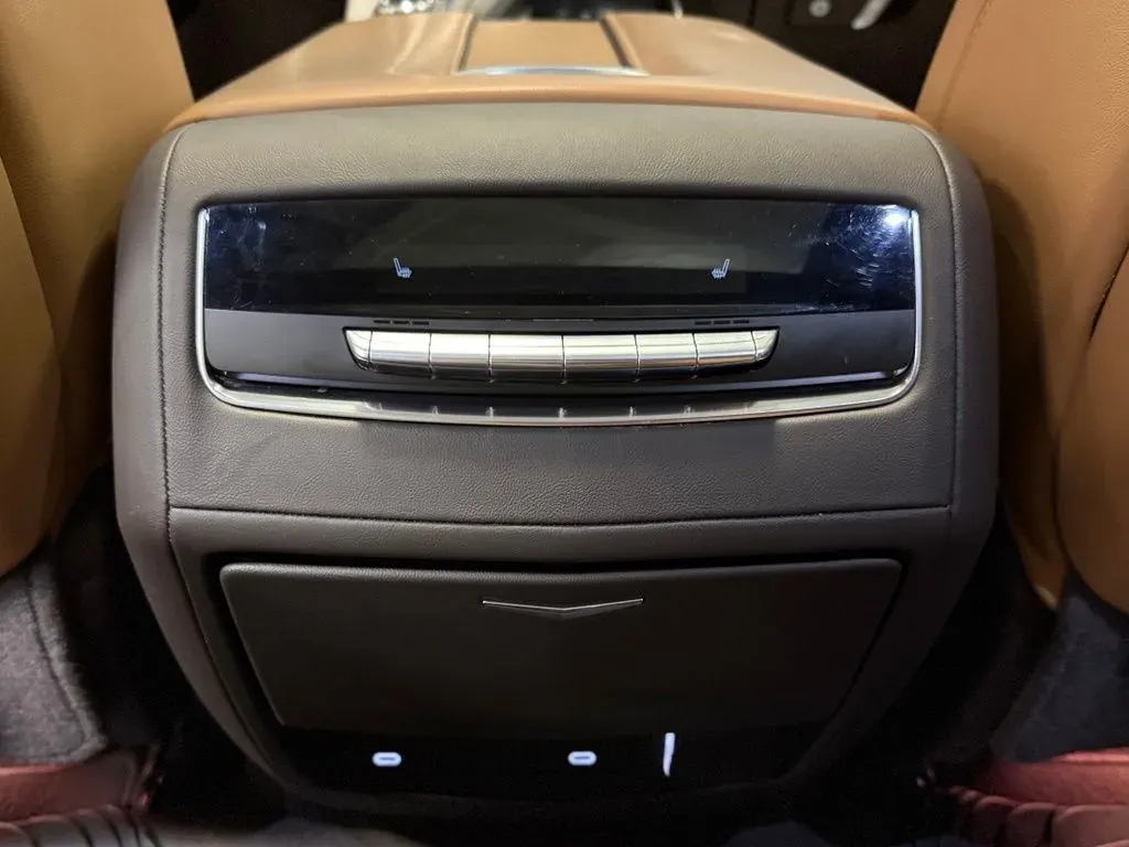 2023 Cadillac Escalade Premium Luxury - Photo 24