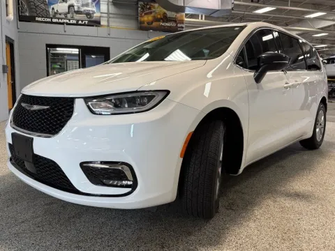 Another view of 2024 Chrysler Pacifica Touring L for sale in Coopersville, MI at Xtreme Truck & Auto Center
