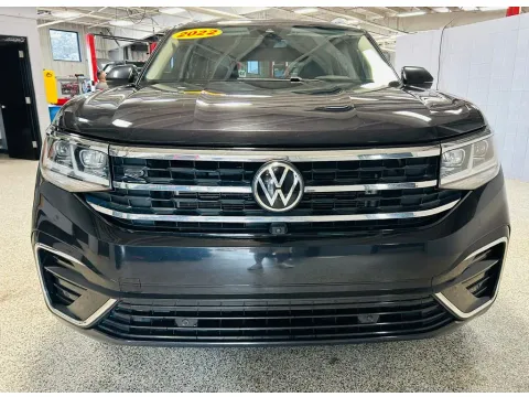 Photos of 2022 Volkswagen Atlas 3.6L V6 SEL Premium R-Line for sale in Coopersville, MI at Xtreme Truck & Auto Center