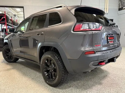 More photos of 2019 Jeep Cherokee Trailhawk at Xtreme Truck & Auto Center, MI