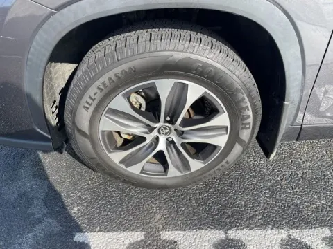 Another view of 2023 Toyota Highlander Hybrid XLE for sale in Alexandria, LA at Hixson Autoplex of Alexandria Ford