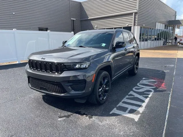 Gray 2025 Jeep Grand Cherokee Altitude X for sale in Alexandria, LA