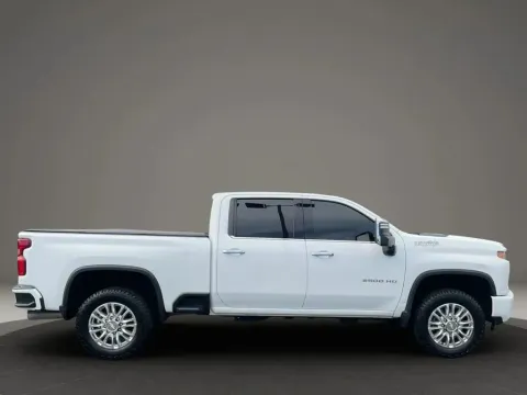 More photos of 2020 Chevrolet Silverado 2500 HD Crew Cab High Country Pickup 4D 6 1/2 ft at DNX Motors Altavista, VA