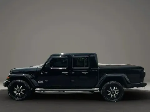 Photos of 2020 Jeep Gladiator Overland Pickup 4D 5 ft for sale in Altavista, VA at DNX Motors Altavista
