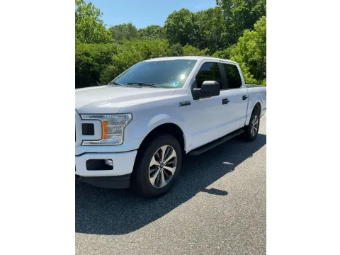 Photos of 2019 Ford F-150 SuperCrew Cab XL Pickup 4D 5 1/2 ft for sale in Altavista, VA at DNX Motors Altavista