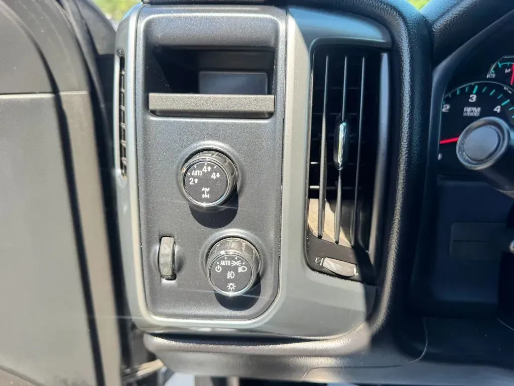 2015 Chevrolet Silverado 1500 LT - Photo 24