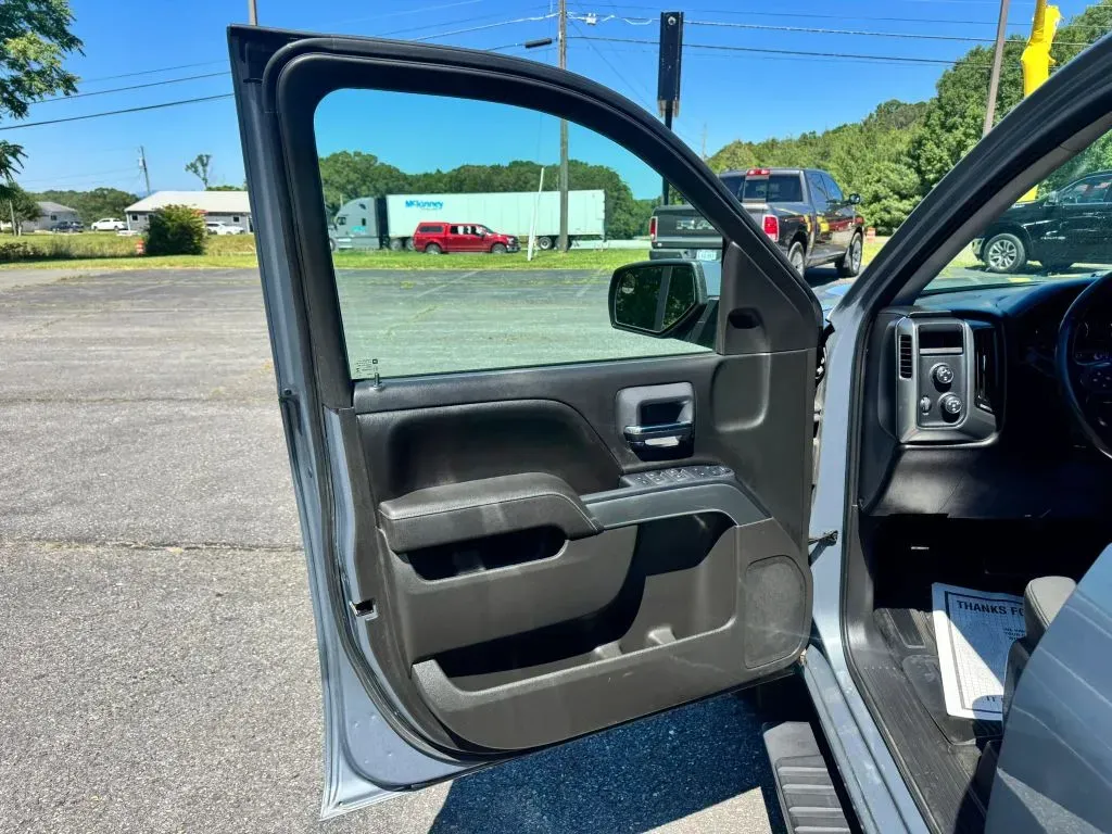 2015 Chevrolet Silverado 1500 LT - Photo 17
