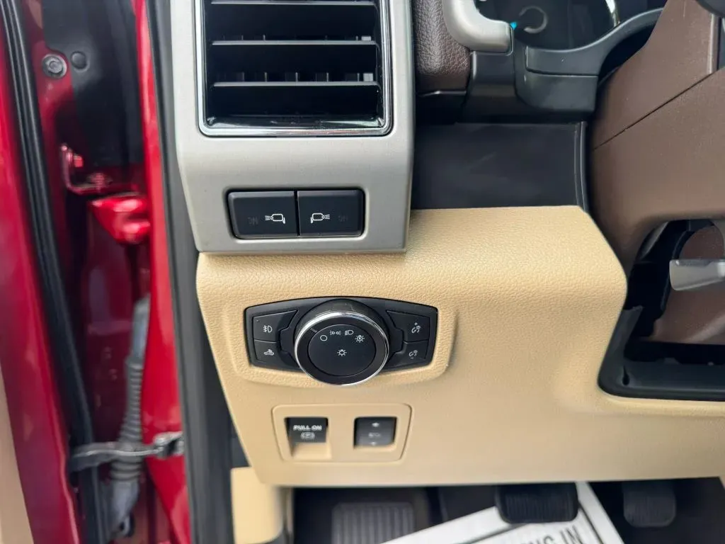 2019 Ford F-150 Lariat - Photo 29