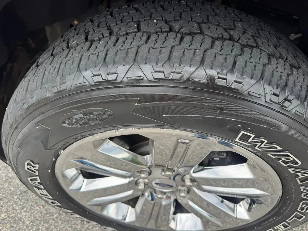 2019 Ford F-150 Lariat - Photo 10