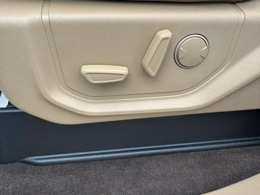 2019 Ford F-150 Lariat - Photo 23