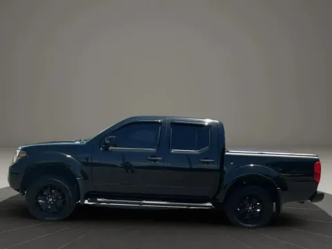 Another view of 2021 Nissan Frontier Crew Cab SV Pickup 4D 5 ft for sale in Altavista, VA at DNX Motors Altavista