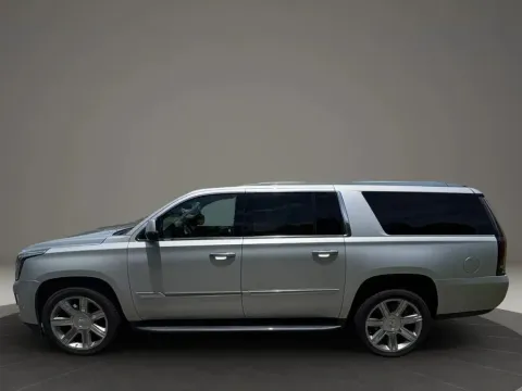 Photos of 2020 Cadillac Escalade ESV Luxury Sport Utility 4D for sale in Altavista, VA at DNX Motors Altavista