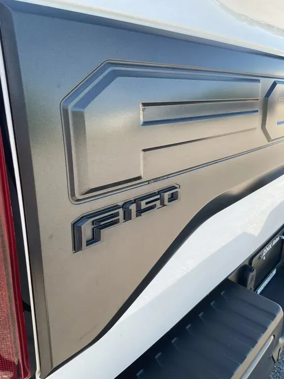 2018 Ford F-150 Raptor - Photo 16