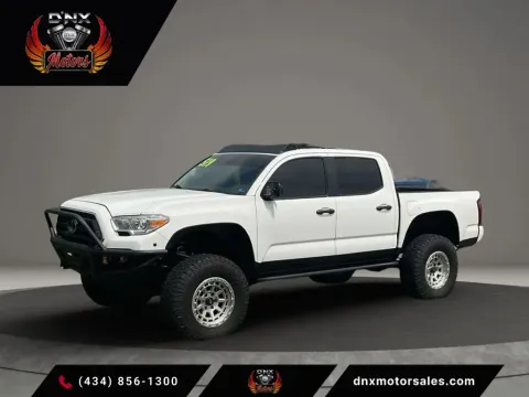 White 2022 Toyota Tacoma Double Cab SR5 Pickup 4D 5 ft for sale in Altavista, VA