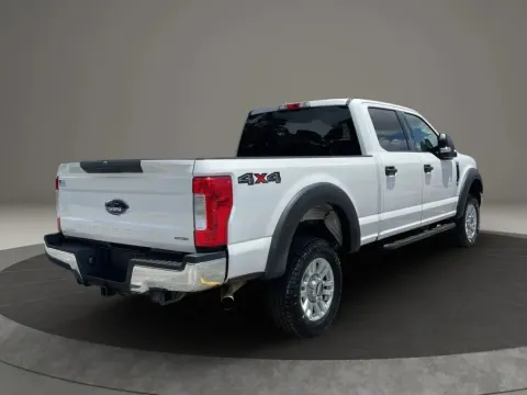More photos of 2017 Ford F250 Super Duty Crew Cab XLT Pickup 4D 6 3/4 ft at DNX Motors Altavista, VA