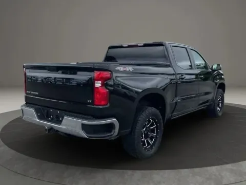 More photos of 2021 Chevrolet Silverado 1500 Crew Cab LT Pickup 4D 5 3/4 ft at DNX Motors Altavista, VA
