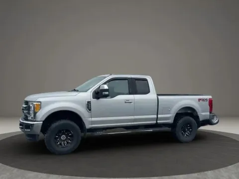 Photos of 2017 Ford F350 Super Duty Super Cab XLT Pickup 4D 6 3/4 ft for sale in Altavista, VA at DNX Motors Altavista