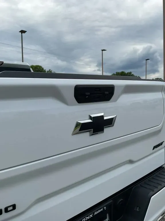 2022 Chevrolet Silverado 1500 RST - Photo 11