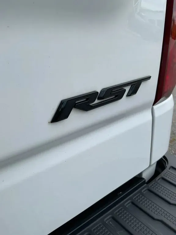 2022 Chevrolet Silverado 1500 RST - Photo 12