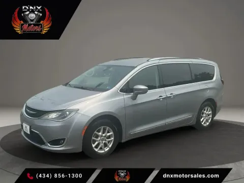 Silver 2020 Chrysler Pacifica Touring L Minivan 4D for sale in Altavista, VA