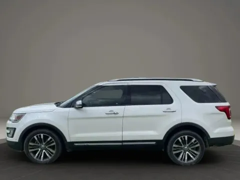 Photos of 2016 Ford Explorer Platinum Sport Utility 4D for sale in Altavista, VA at DNX Motors Altavista