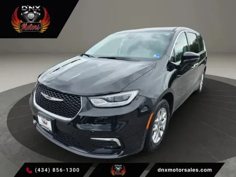 Photos of 2024 Chrysler Pacifica Touring L Van 4D for sale in Altavista, VA at DNX Motors Altavista