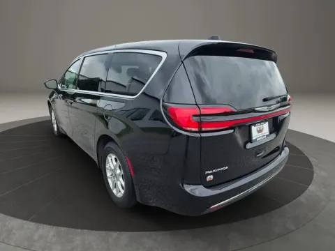 More photos of 2024 Chrysler Pacifica Touring L Van 4D at DNX Motors Altavista, VA